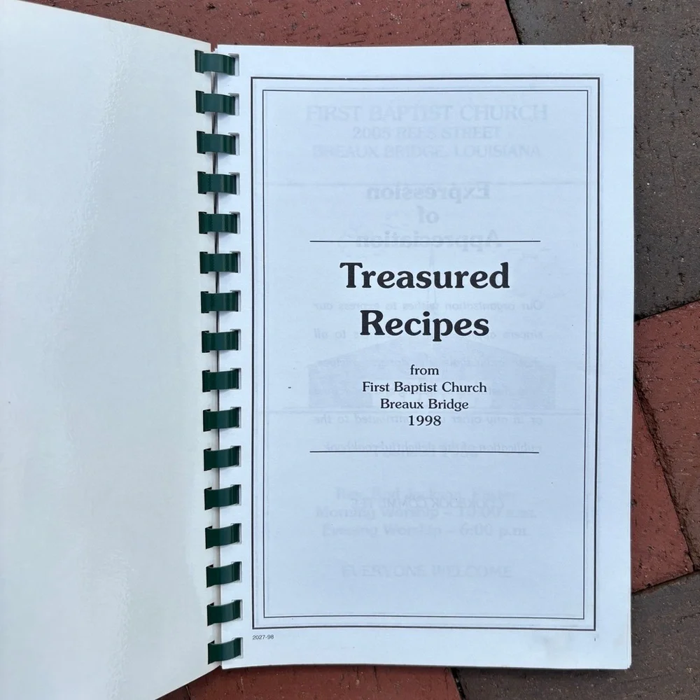 1998 Breaux Bridge Louisiana First Baptist Church Cookbook Homemade Southern